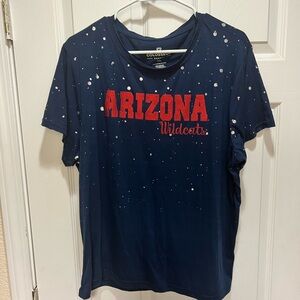 Women’s XL, University Of Arizona Wildcats, game day shirt….super cute!